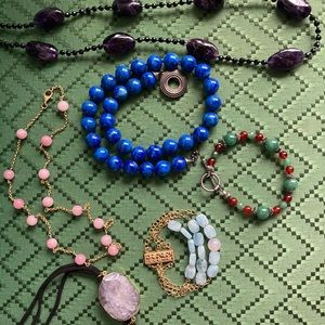 natural stones jewelry lot bracelets / necklaces. amethyst, lapiz, rose quartz.